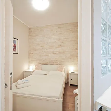 Apartament Miky House *